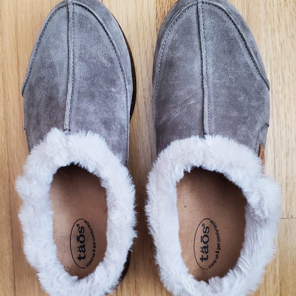 Taos Women's Slip Ons